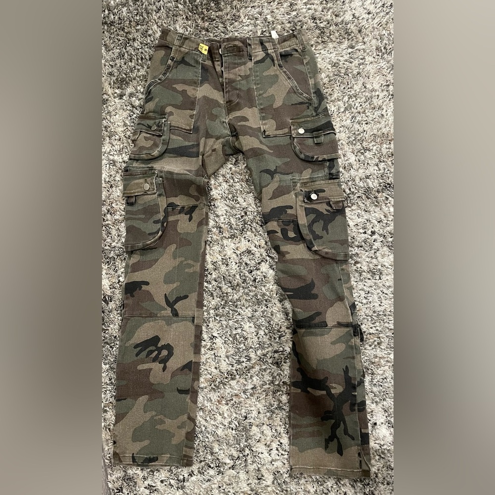 Army fatigue, Camo, camouflage pants brand “mnml”